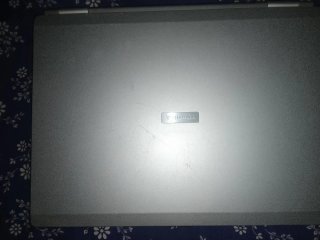 Portátil Toshiba Negro y Blanco