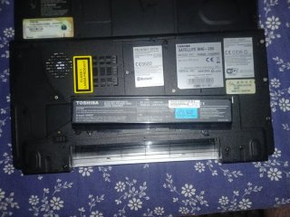 Portátil Toshiba Negro y Blanco
