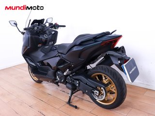 YAMAHA T-MAX 560