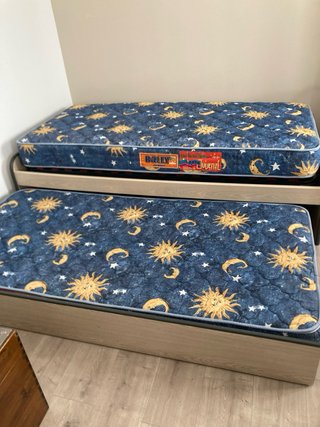 Cama juvenil con colchón y cama supletoria