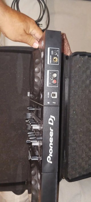 Controladora DJ Pioneer DDJ-400