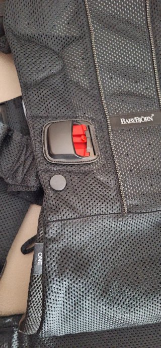Mochila Portabebés BabyBjörn ONE Perforada