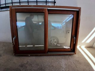 Ventana madera maciza corredera,medida 150x110x12