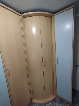 Armario esquinero madera