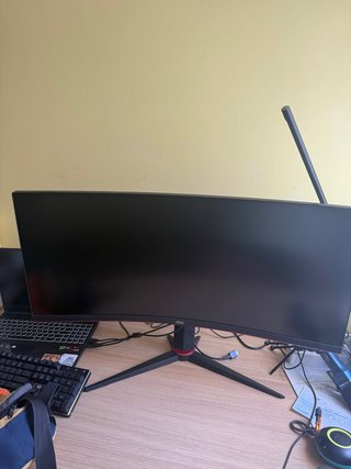 Monitor Curvo AOC Panorámico