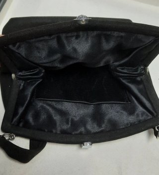 Bolso de mano vintage negro con pedrería