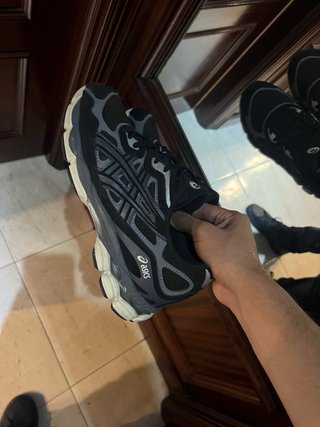 Asics Gel NYC Negro/Gris