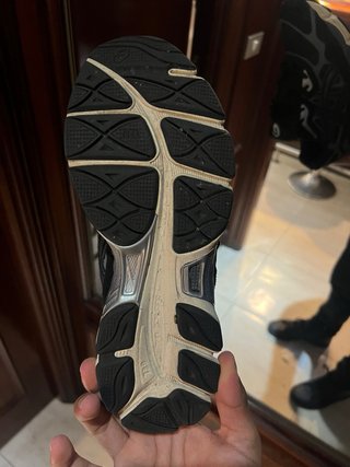 Asics Gel NYC Negro/Gris