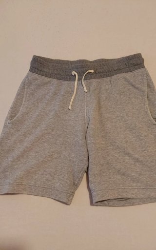 Lote Ropa  Vaqueros + regalo Adidas y camisetas