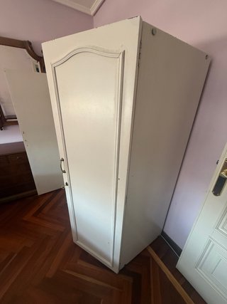 Armario antiguo blanco de madera