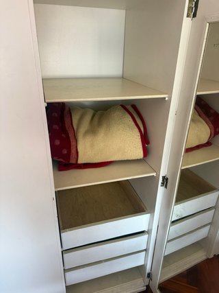 Armario antiguo blanco de madera