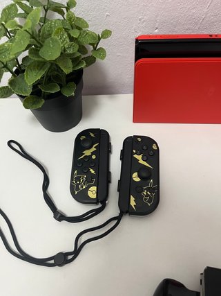 COMO NUEVA!! Nintendo Switch OLED + accesorios