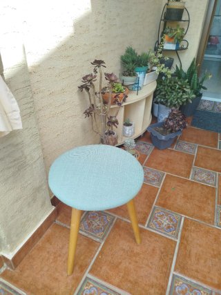 Taburete pequeño 3 patas tela y madera