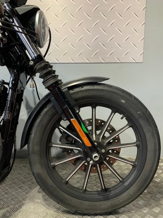 Harley Davidson Sportster Iron 883