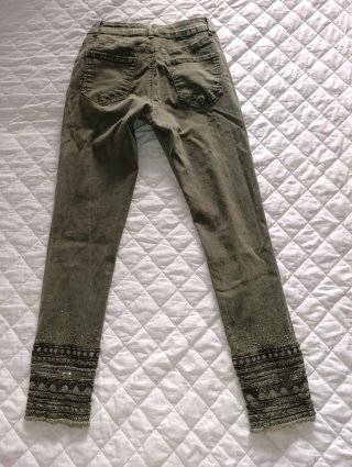 Pantalón skinny verde oliva talla M