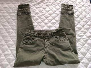 Pantalón skinny verde oliva talla M