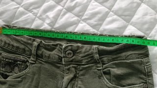 Pantalón skinny verde oliva talla M