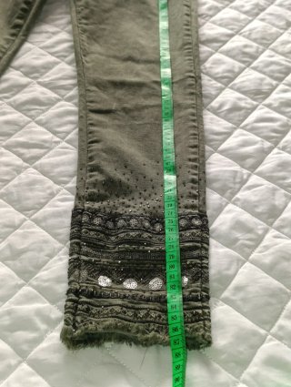Pantalón skinny verde oliva talla M