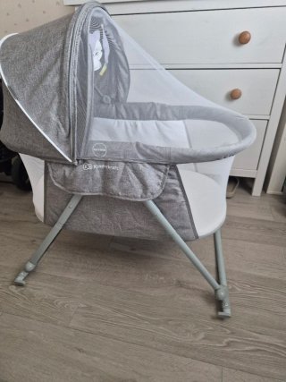 Cuna de viaje Kinderkraft con mosquitera