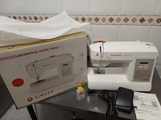 Máquina de coser Singer Brilliance 6180