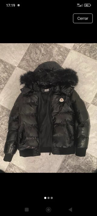 Abrigo  Negro con Capucha y Pelo
