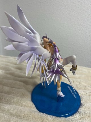 Angewomon Digimon Figura