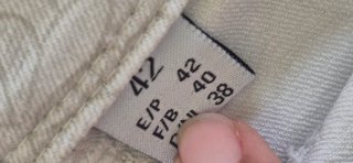 Bermudas mujer estampadas beige y blanco