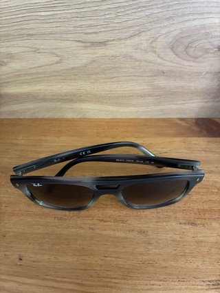 Gafas de sol Ray-Ban grises y azules