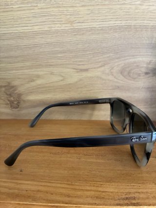 Gafas de sol Ray-Ban grises y azules