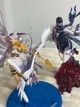 Figuras Angewomon y Ladydevimon Digimon