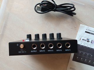 Mini mezclador de sonido 4 canales