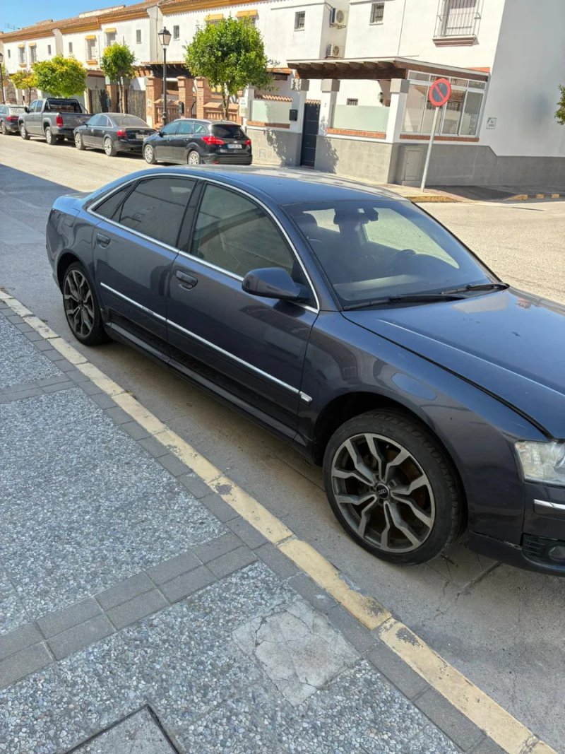 Audi A8 2008 - foto 1