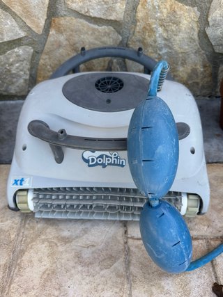 Robot Limpiafondos Piscina Dolphin XT1