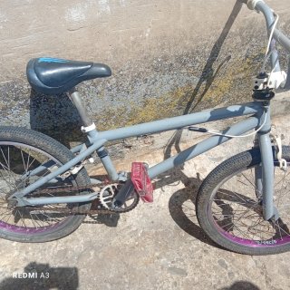 Bicicleta BMX Gris