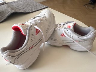 Zapatillas Adidas Padel Blancas y Rojas