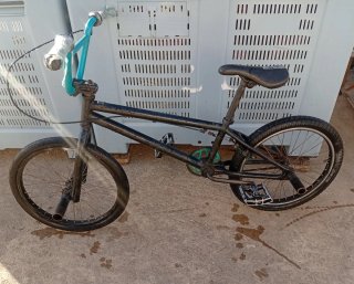 Bicicleta BMX Freestyle Negra