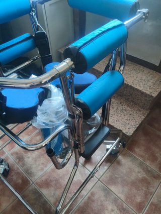Andador para ancianos, casi sin utilizar, NUEVO.