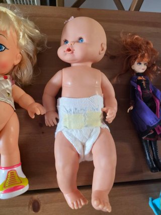 Lote de muñecas de distintas marcas