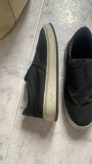 Zapatos negros slip-on