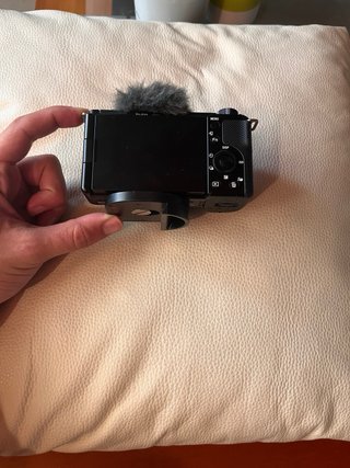 Sony ZV-E10 + objetivo 16-50 OSS + deadcat + caja