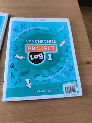 Synchroniz Student's Book y Workbook A1+(escritos)