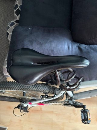 Bicicleta Rockrider Blanca con Cesta
