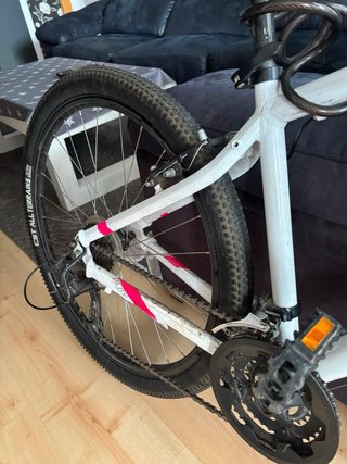 Bicicleta Rockrider Blanca con Cesta
