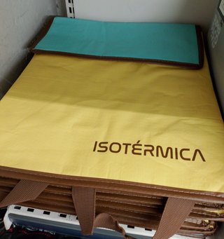 Bolsa Isotérmica Amarilla y Azul