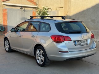 Opel Astra 2012