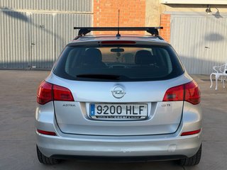 Opel Astra 2012
