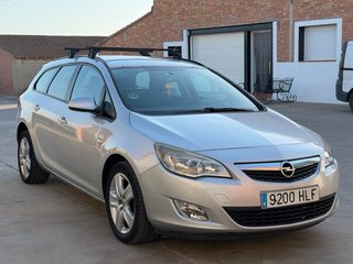 Opel Astra 2012