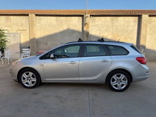 Opel Astra 2012