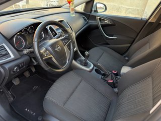 Opel Astra 2012