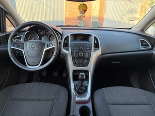 Opel Astra 2012